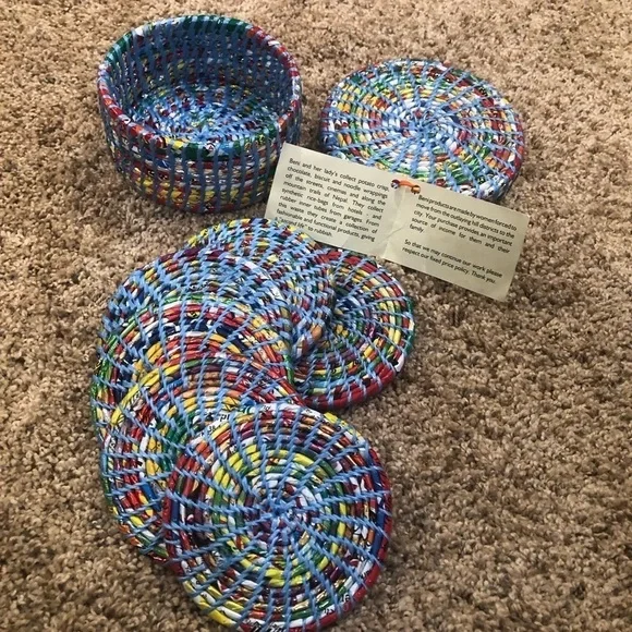 Beni Nepal / Set of 6 round coasters/ NWT/ with matching holder and lid - Picture 2 of 9